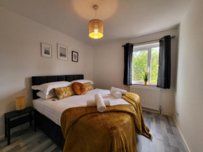 Lovely Flat - Great location for Contractors, Relocators, Business, Free Parking